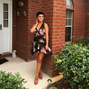 Meet your Posher, Kiona